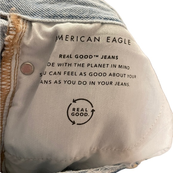 American Eagle Distressed 90s Straight Leg Light Wash Denim Jeans Size 6 - Picture 9 of 11